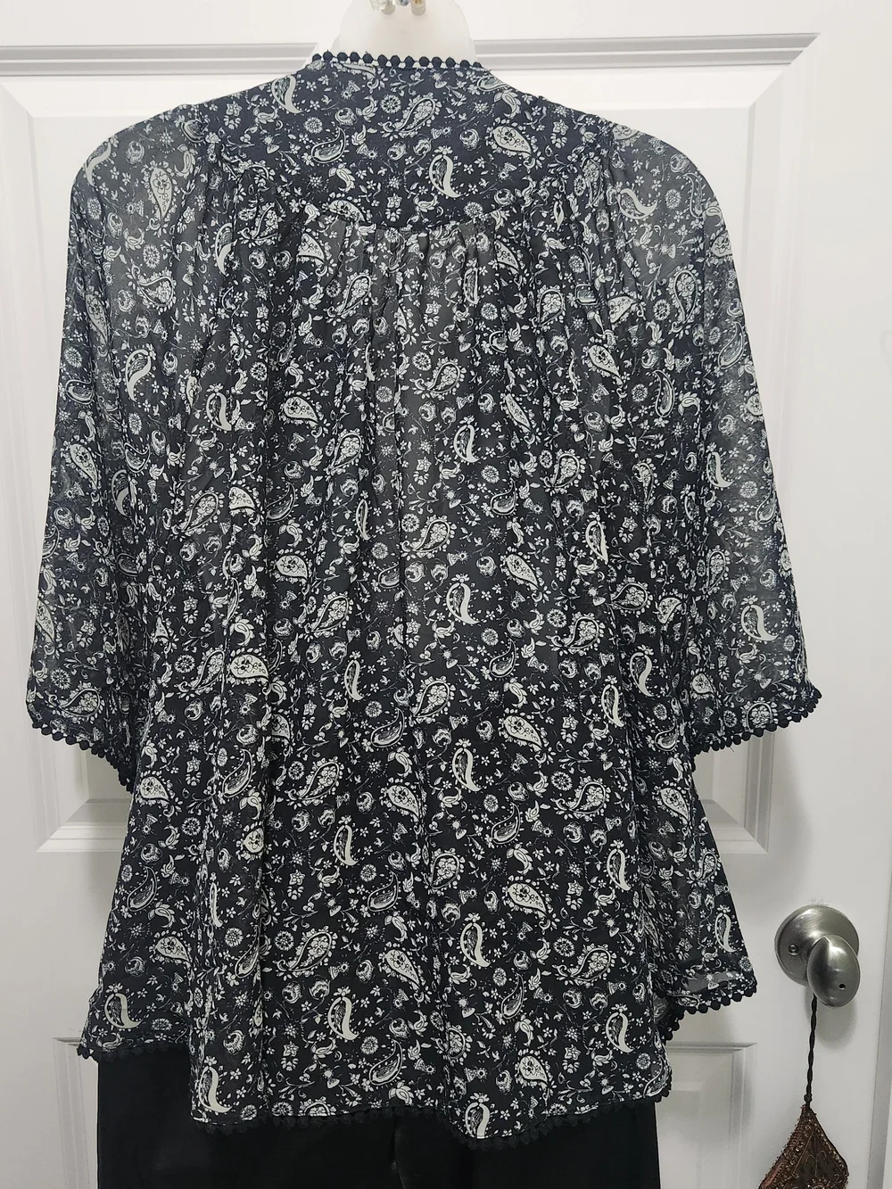 iris sheer black
